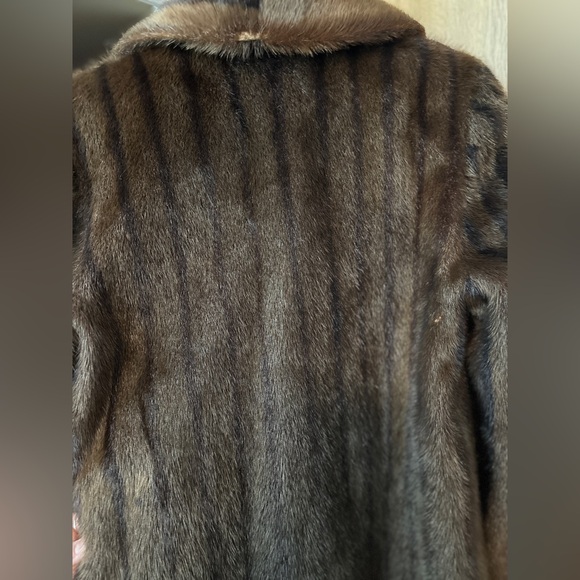 Vintage Albrecht Furs coat - Picture 6 of 10